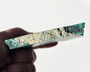 Arfvedsonite plate with a malachite slice